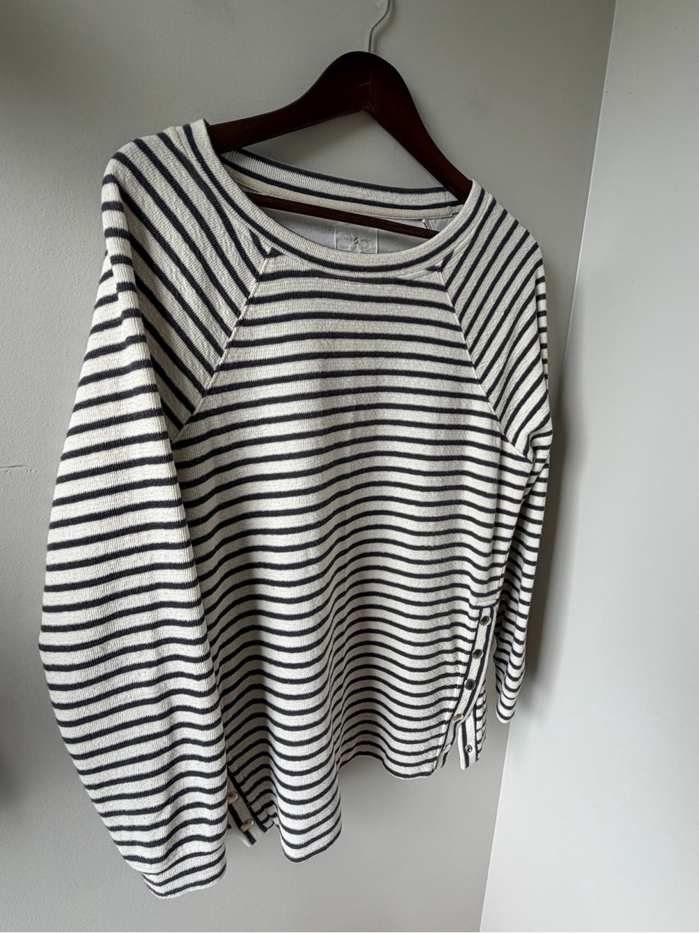 Lou & Grey | Striped Button Side Pullover | Gray Cream | M - Picture 4 of 9